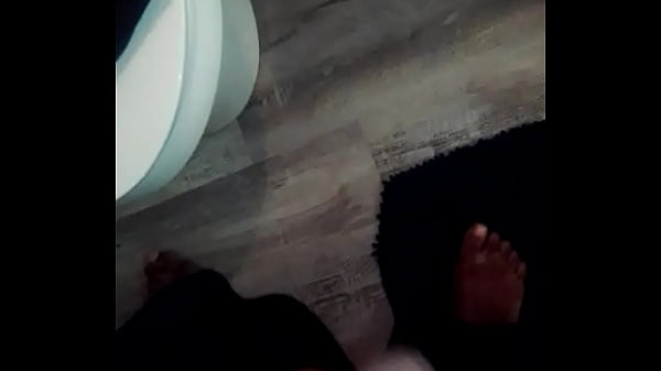 Pau grande faz a novinha gozar rápido na segunda vez